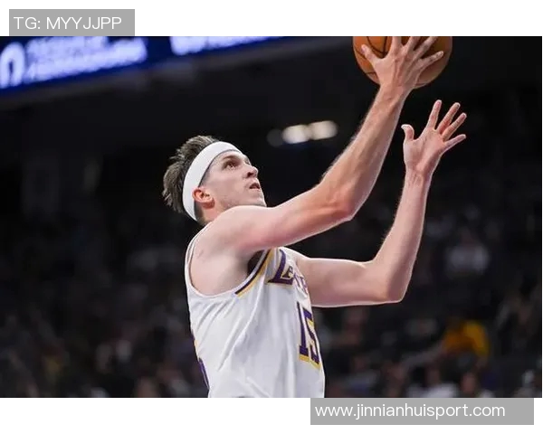 里夫斯创历史佳绩前五场场均30分10助成为第六人选 里夫斯创历史佳绩前五场场均30分10助成为第六人选