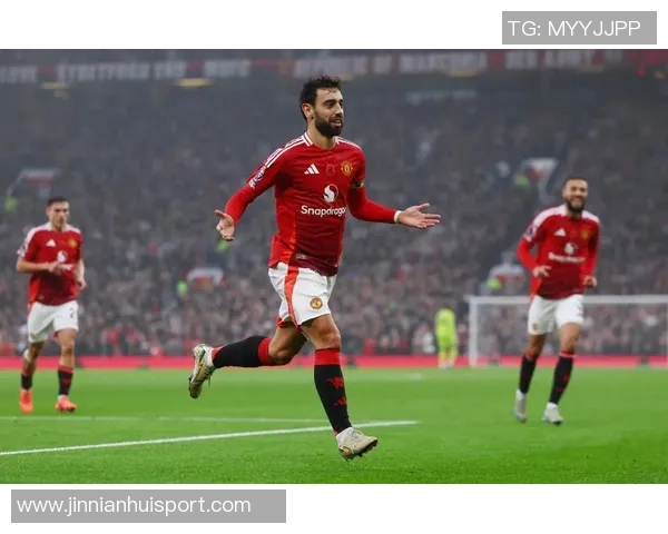 B费庆祝曼联300场出战成就午睡习惯或助高出勤率提升表现