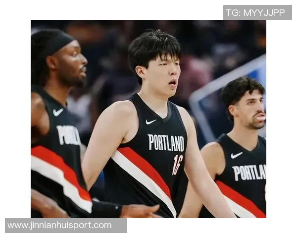 克林根场边指导杨瀚森展现深厚情谊引发媒体热议